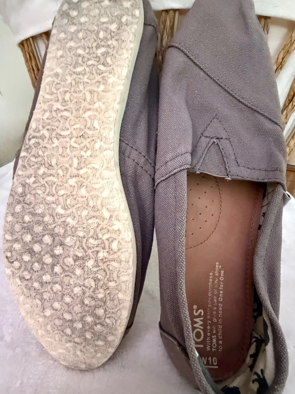 Women’s Toms gray classic shoe size 10